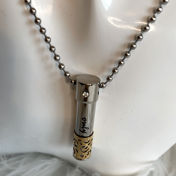 NECKLACE - Picture 2 of 4